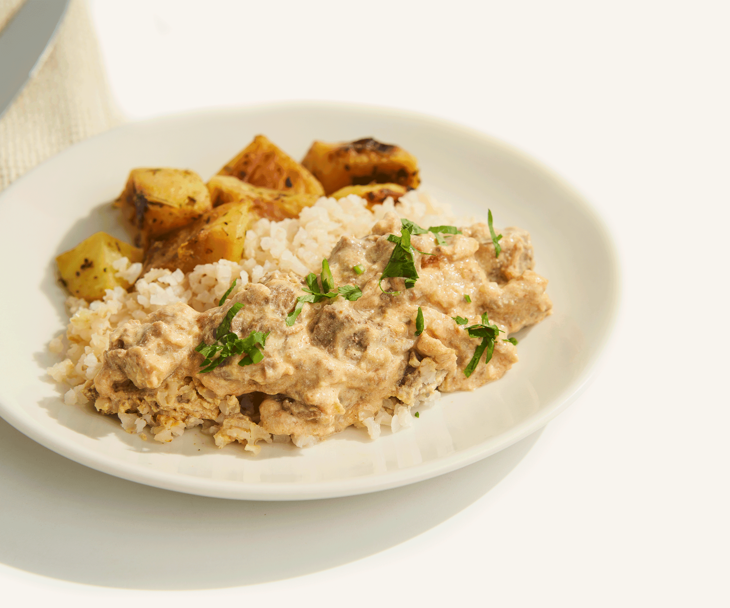 Strogonoff light de carne, arroz integral e batata sautée 350g